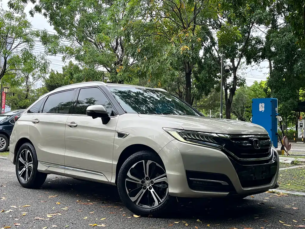 Honda UR-V 370 TURBO 2 WD Distinguished CN-V