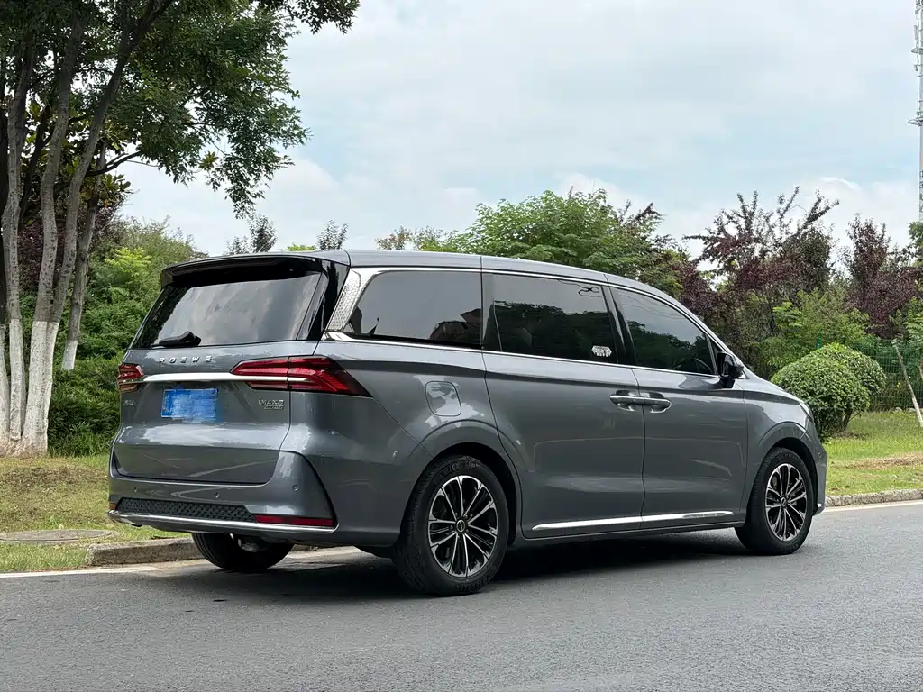 Roewe iMAX8 400 TGI Supreme Series Honored
