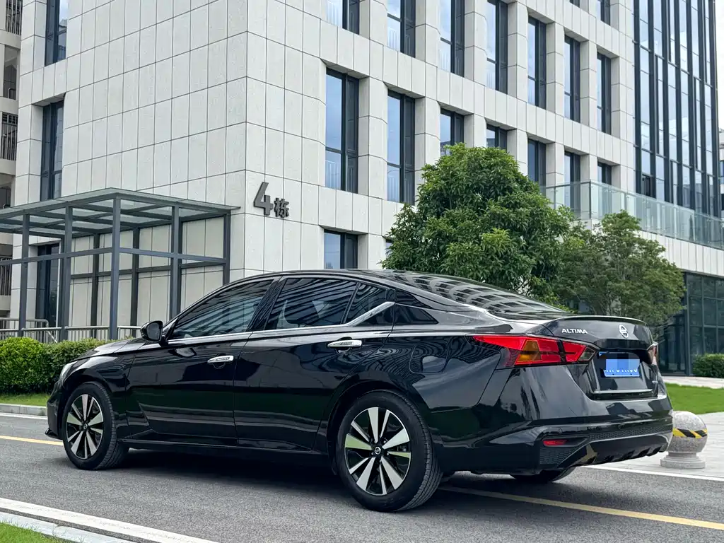 Teana 2.0 L XL Comfort