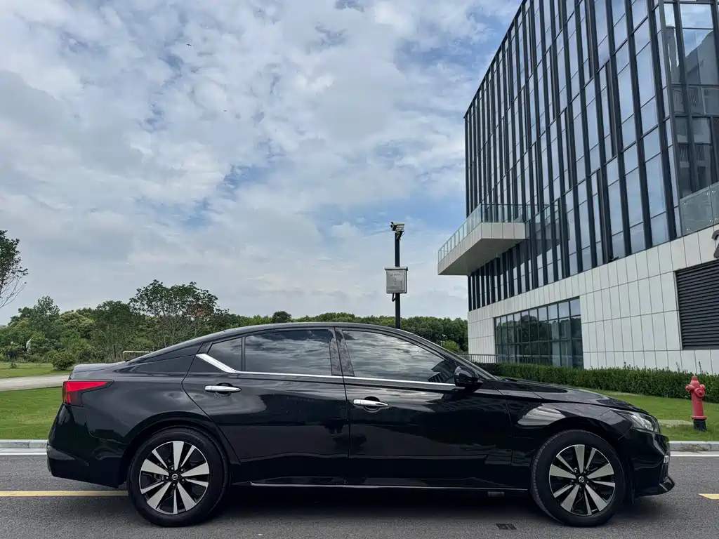 Teana 2.0 L XL Comfort