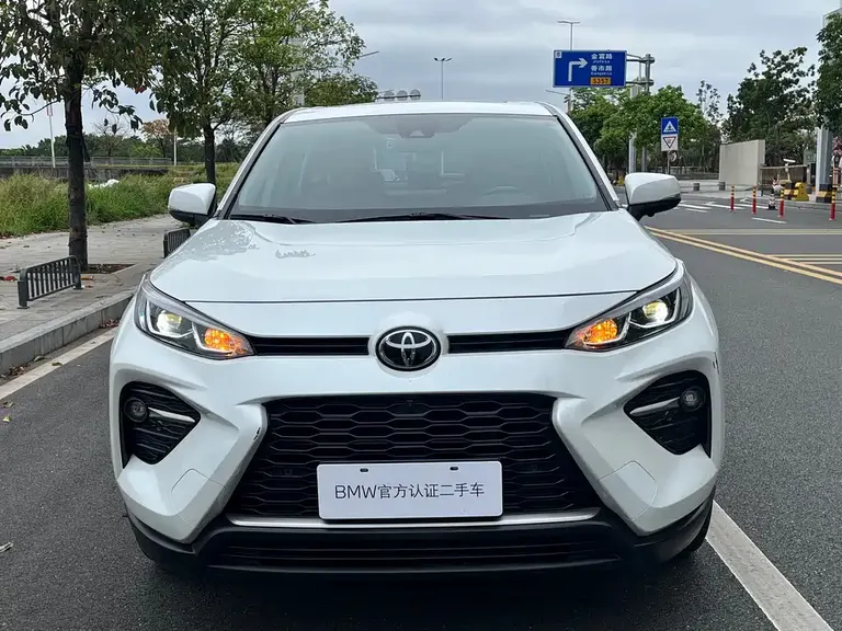 Toyota Wildlander 2.0 L CVT 4 WD Distinguished