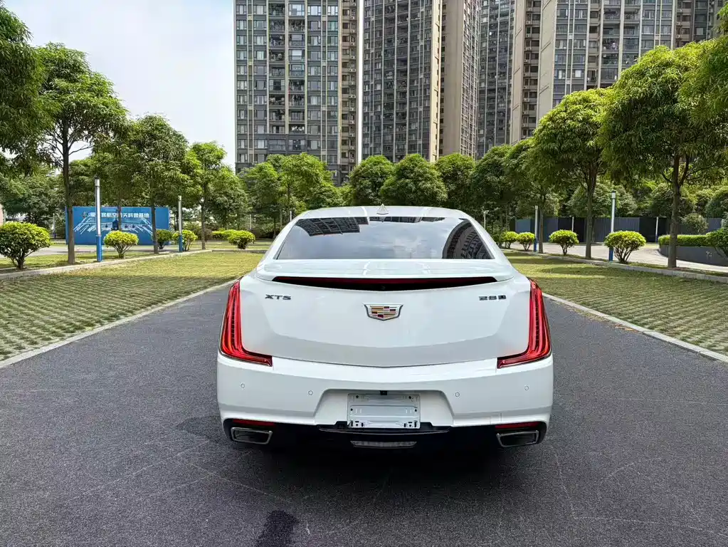 Cadillac XTS 28 T Tech