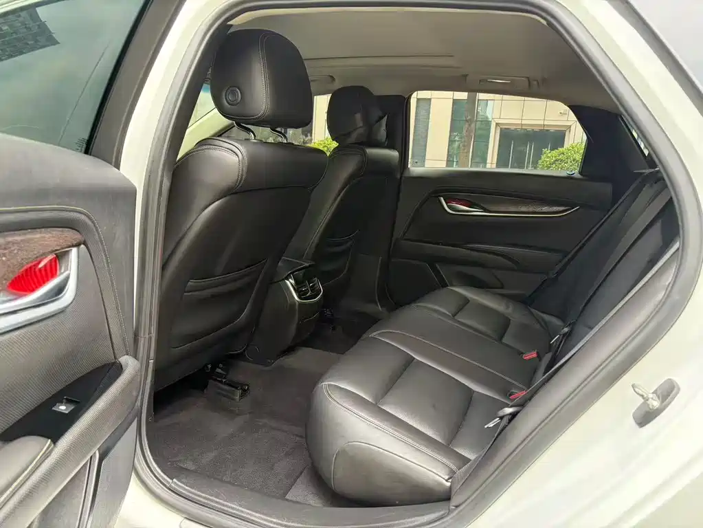 Cadillac XTS 28 T Tech