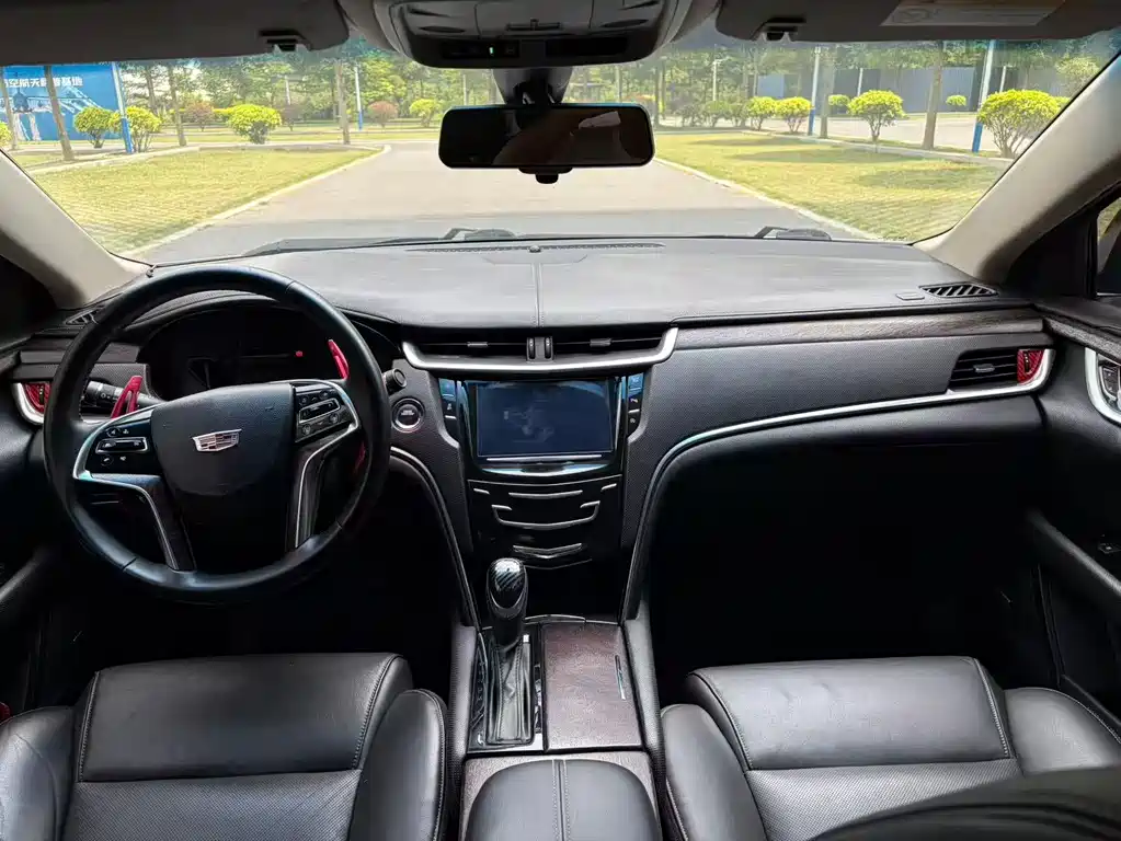 Cadillac XTS 28 T Tech