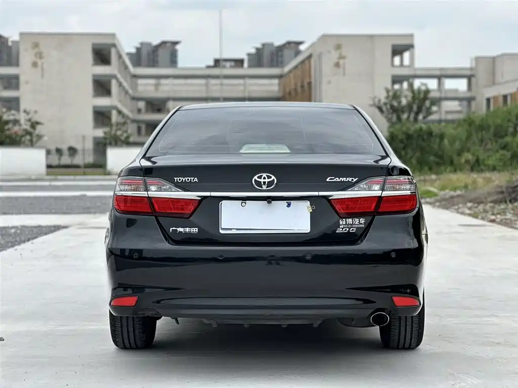 Camry 2.0 G Leading