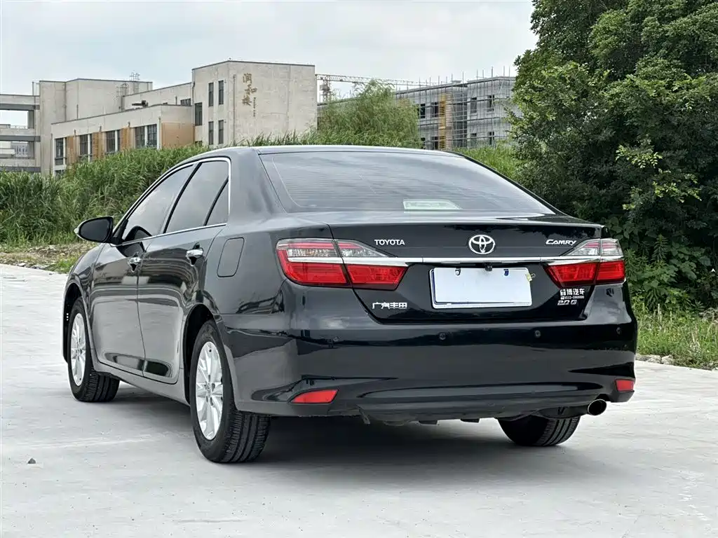 Camry 2.0 G Leading