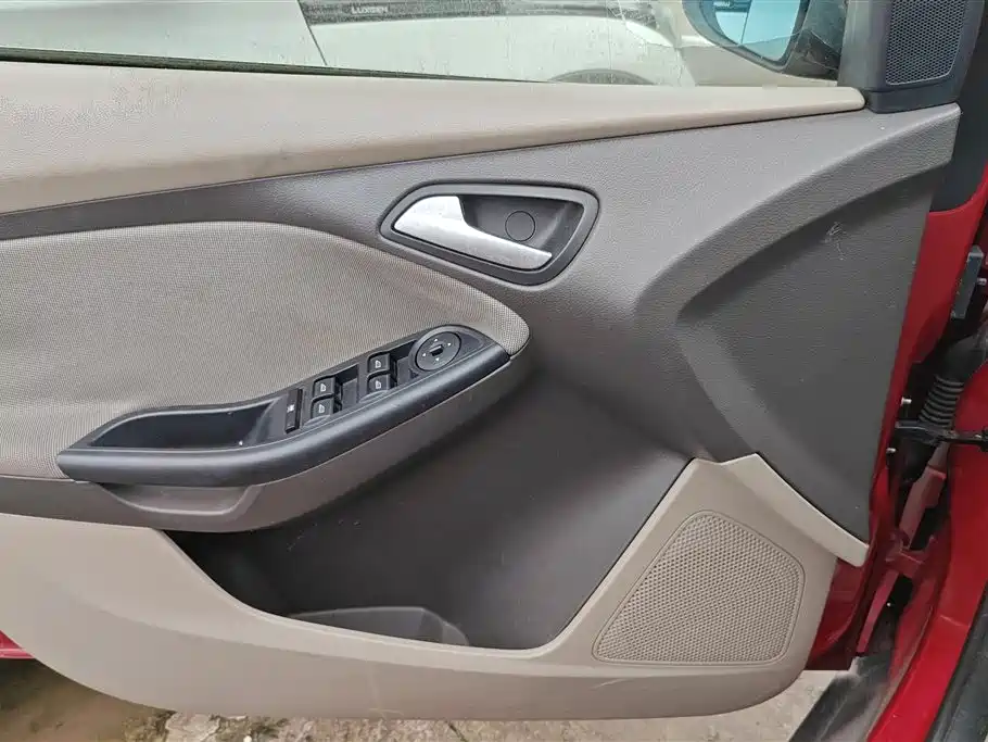 Focus Sedan 1.6 L Auto Comfort
