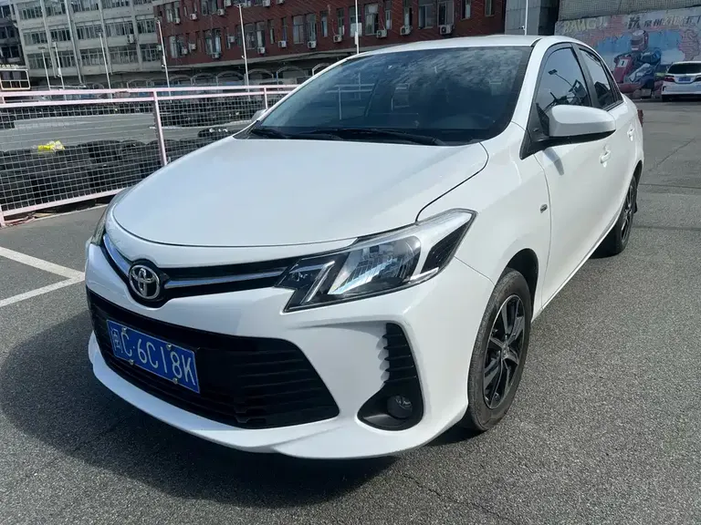 Toyota Vios 1.5 L CVT Smart Travel