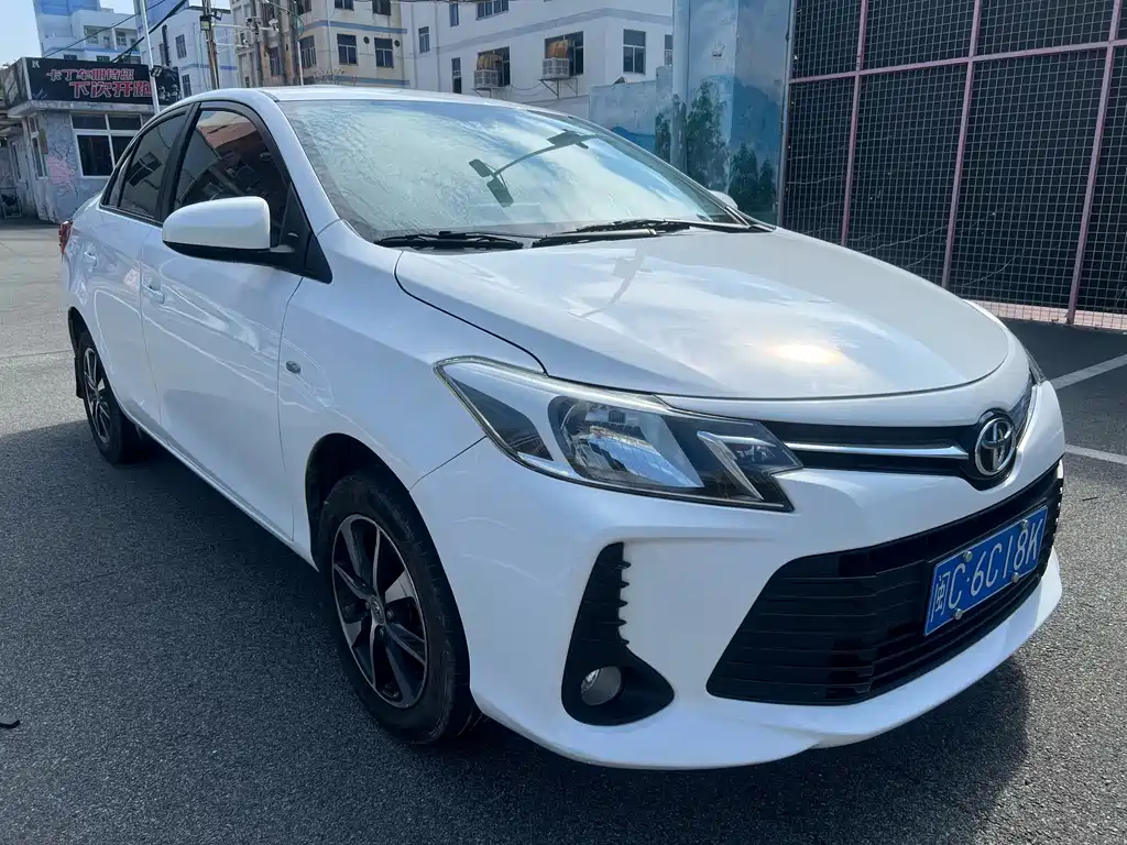 Vios 1.5 L CVT Smart Travel