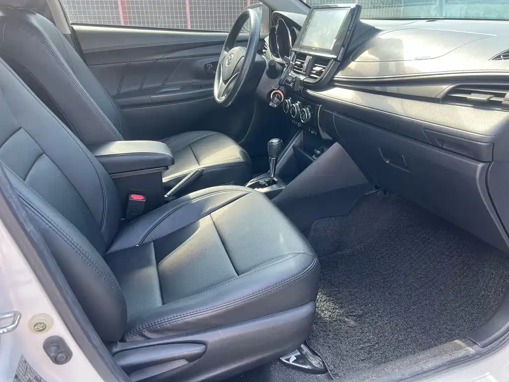 Vios 1.5 L CVT Smart Travel