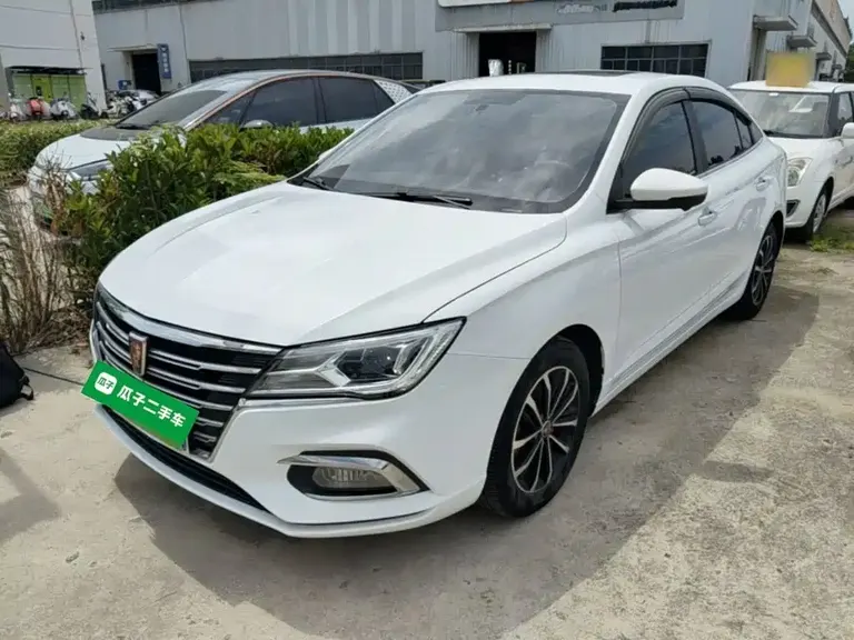Roewe i5 1.5 L Auto 4 G Connected Leading Luxury Flagship