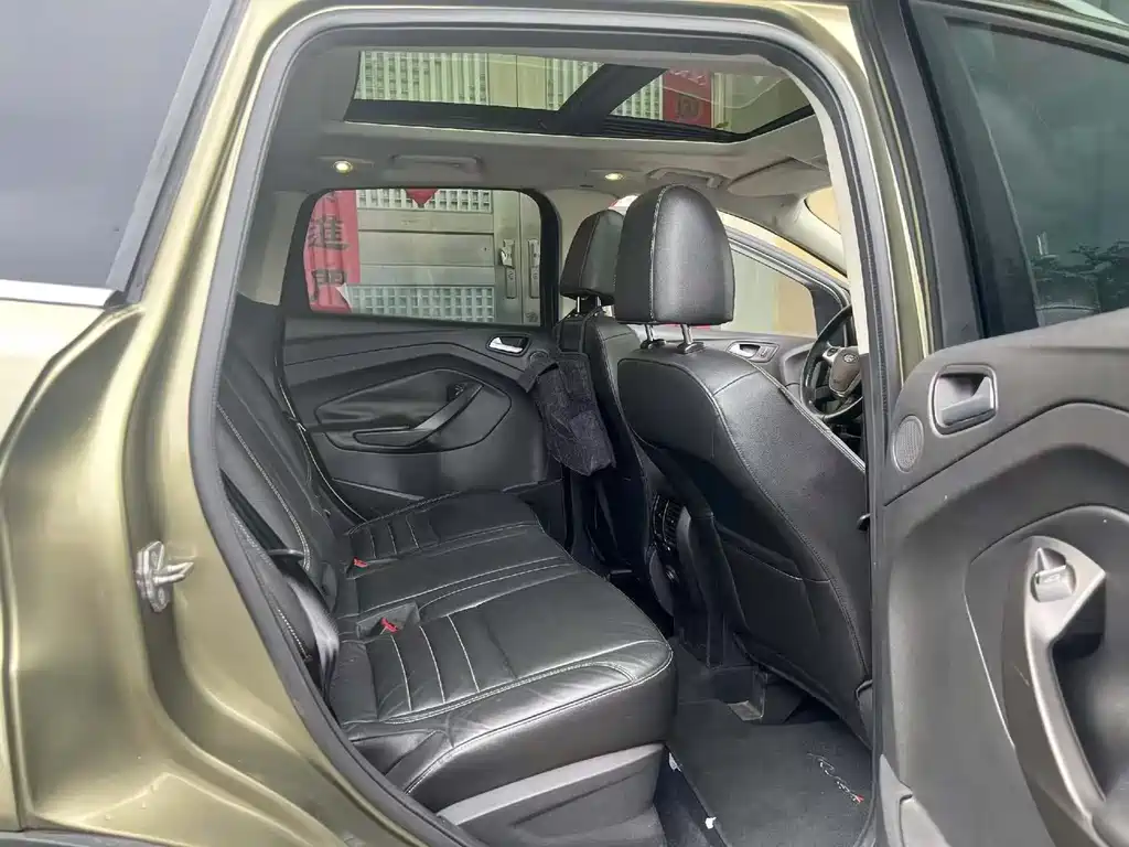 Kuga 1.5 L GTDi 4 WD Elite