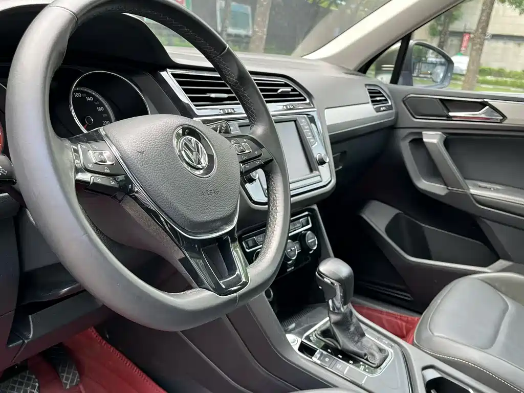 Tiguan L 330 TSI Auto 2 WD Luxury