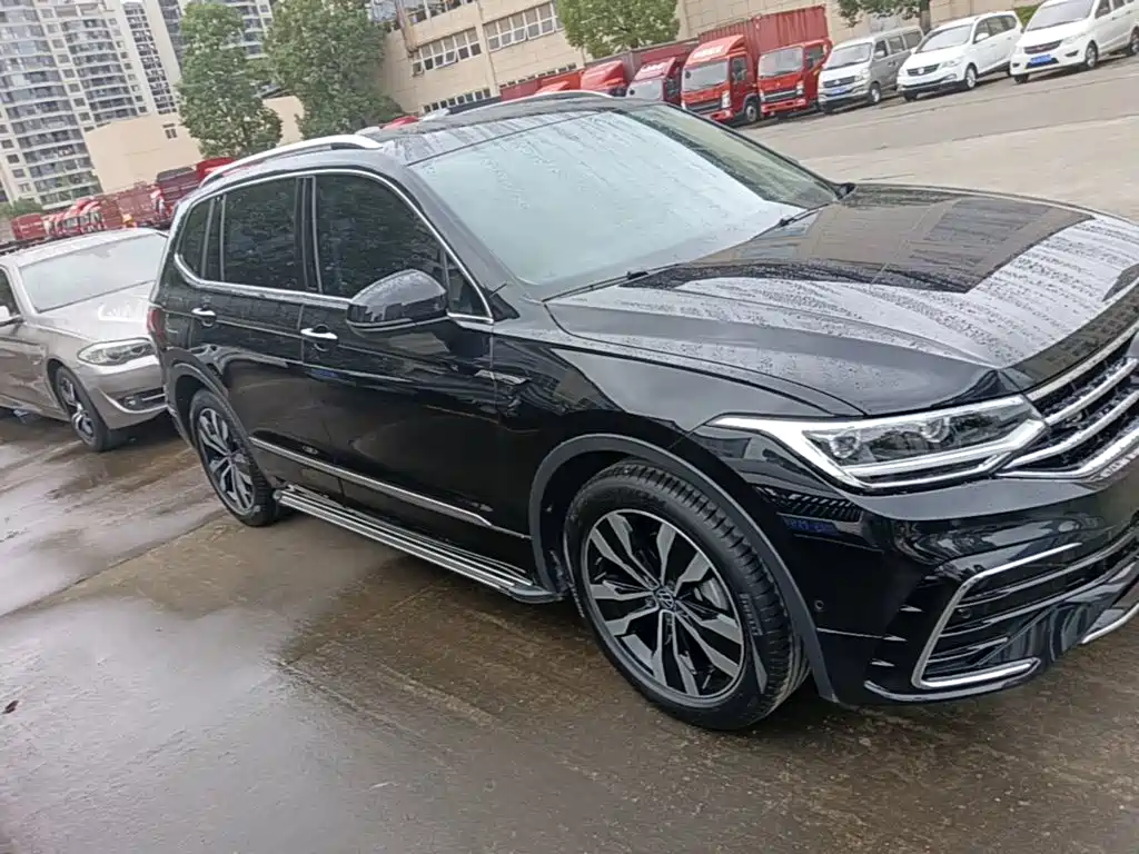 Tiguan L 330 TSI Auto 2 WD R-Line Premium