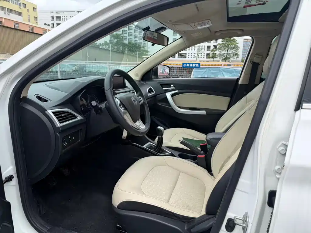 Yuexiang V7 1.6 L Manual Pleasure CN-IV