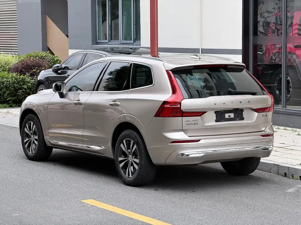 Volvo XC60 B5 4 WD Smart Ease Luxury