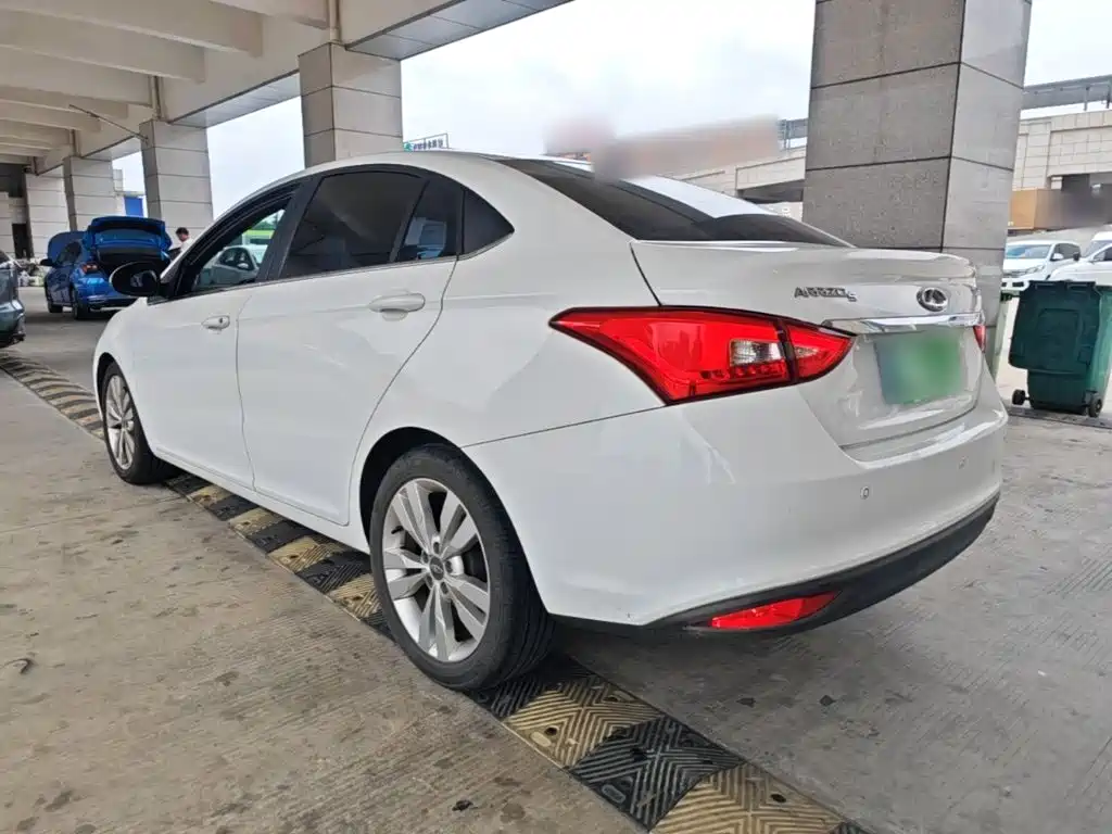 Arrizo 5 1.5 L CVT Leading Sharp