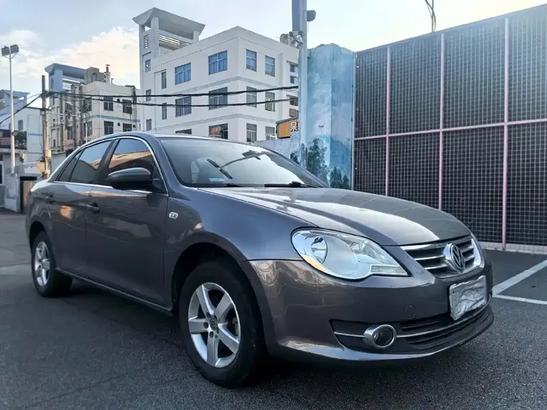 Volkswagen Bora 1.6 L Auto Fashion