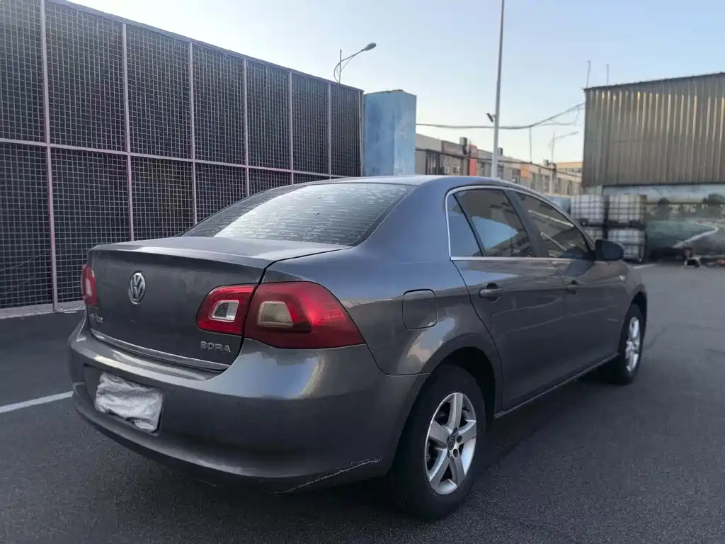 Bora 1.6 L Auto Fashion