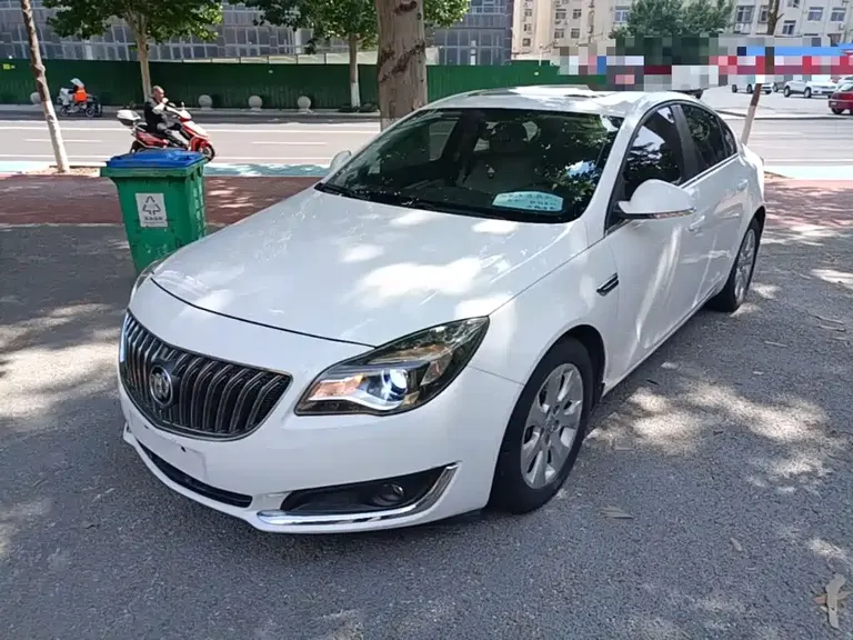 Buick Regal 2.0 L Leading Fashion