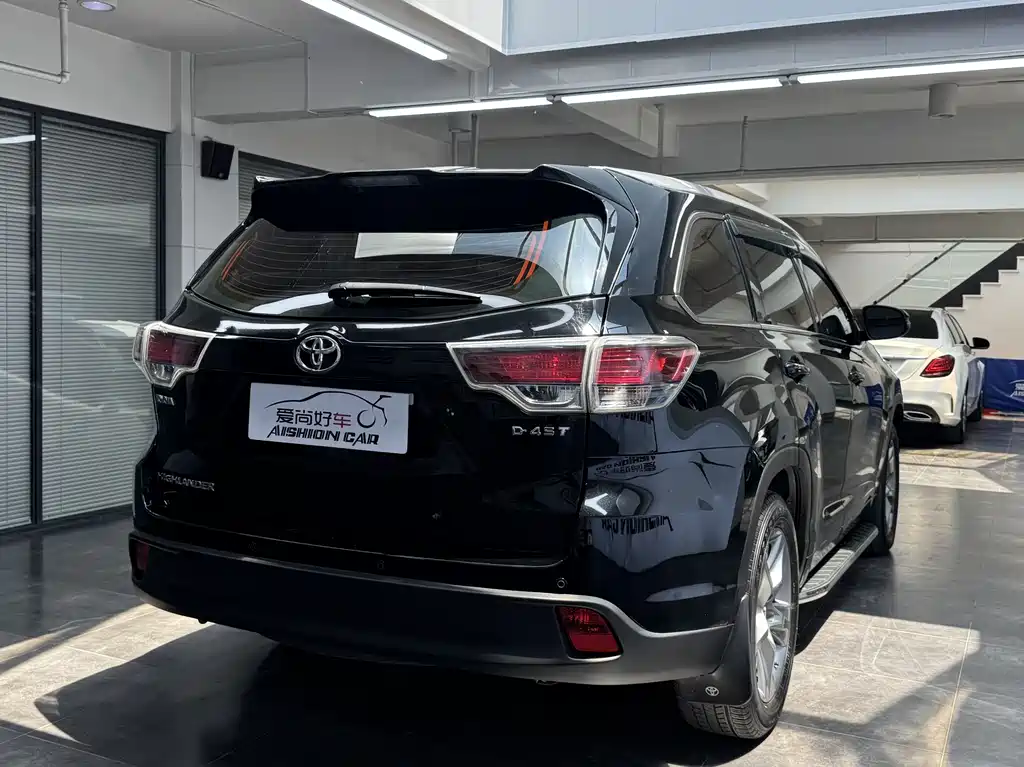 Highlander 2.0 T 4 WD Luxury 7-seat