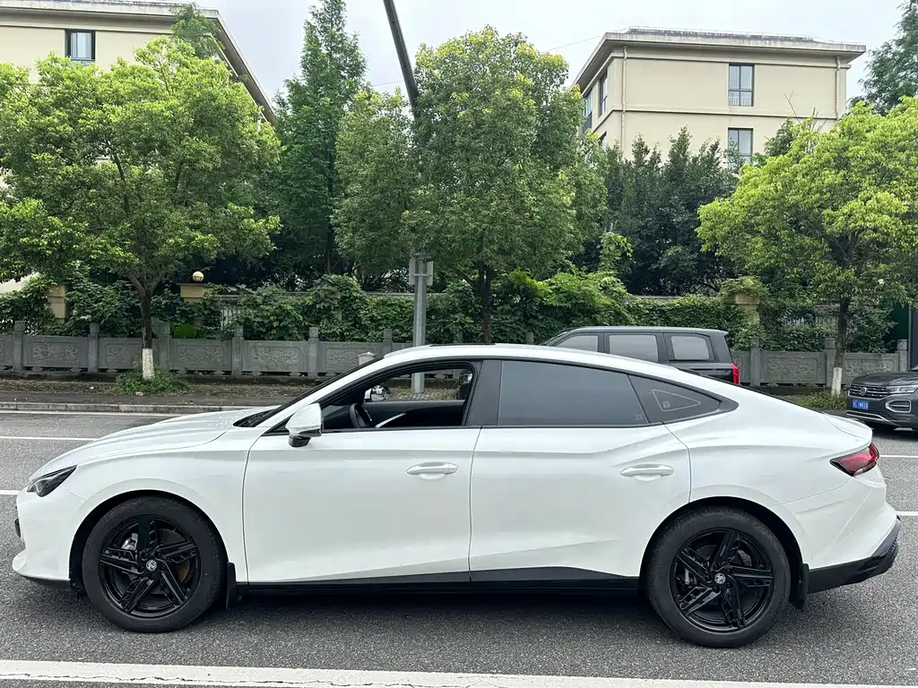 MG7 1.5 T DCT Supreme Beauty Comfort Enjoyment