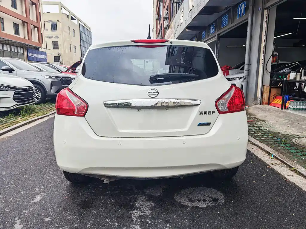 Tiida 1.6 L CVT Comfort