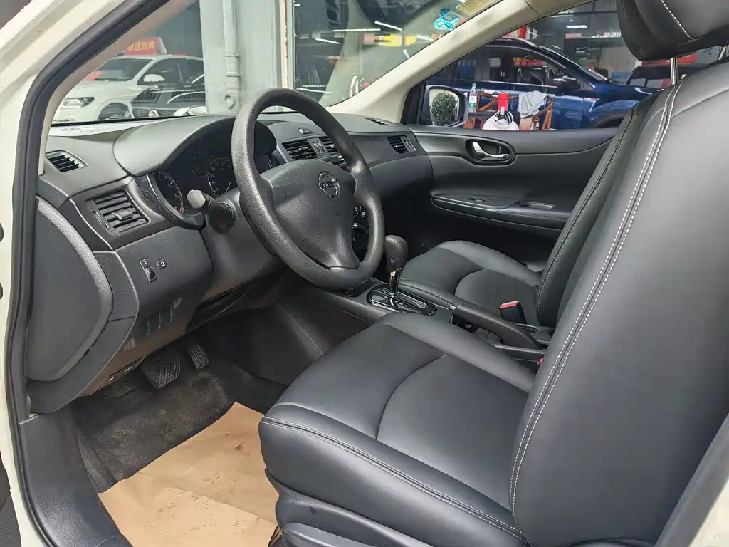 Tiida 1.6 L CVT Comfort