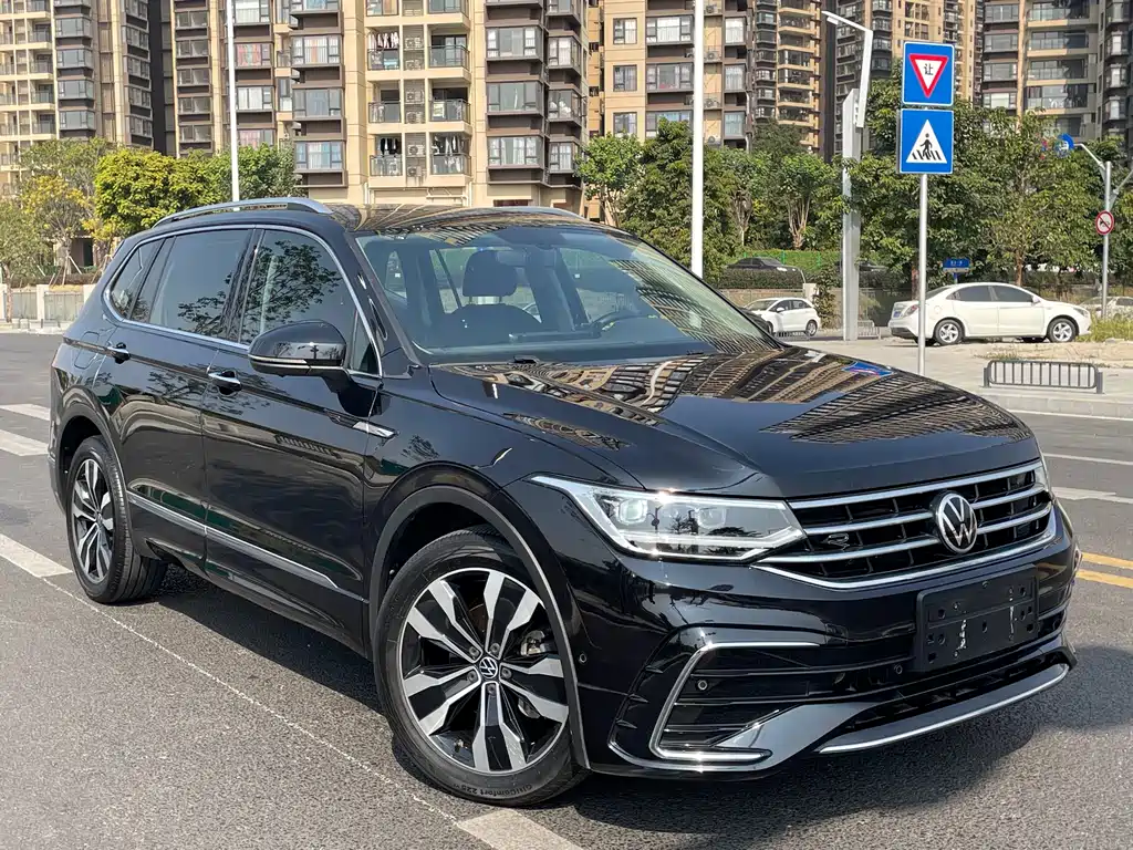 Tiguan L 330 TSI Auto 2 WD R-Line Premium
