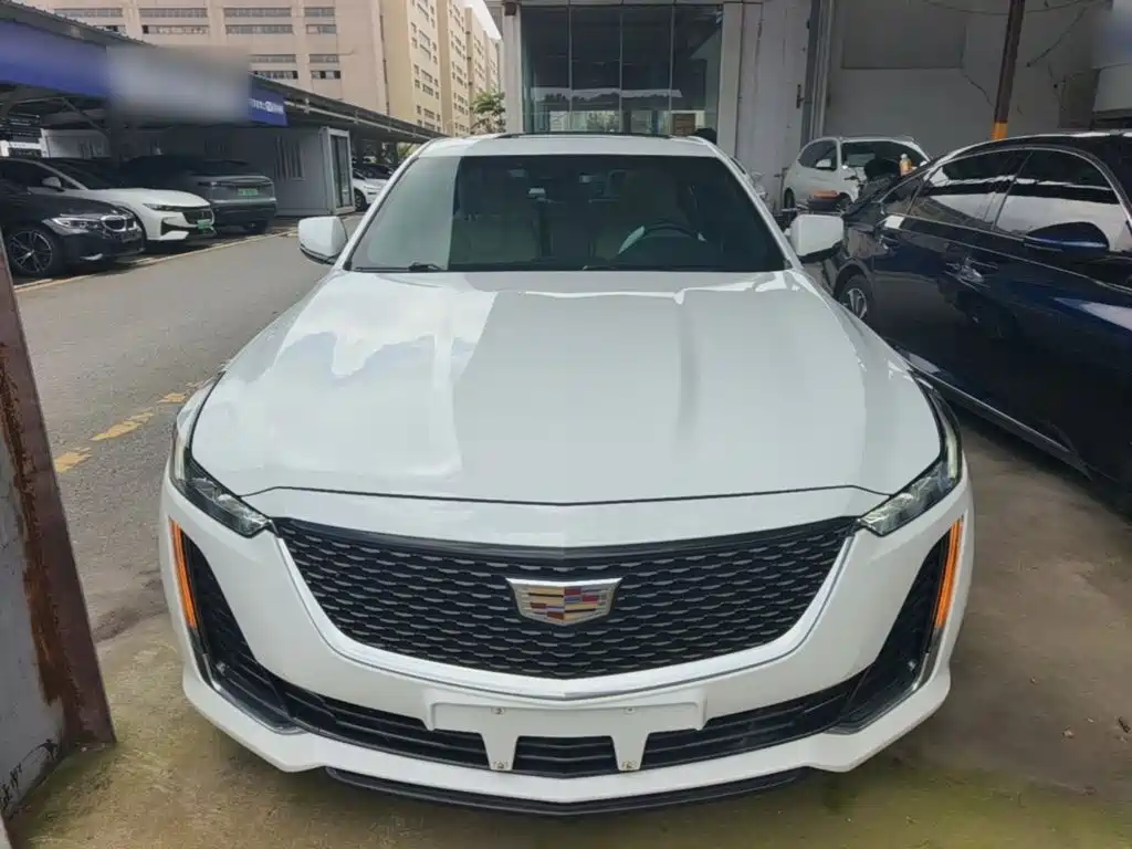 Cadillac CT5 28 T Fashion