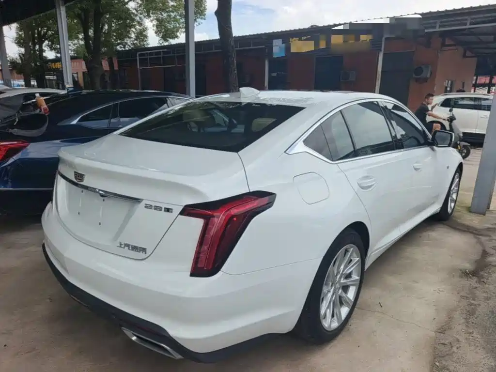 Cadillac CT5 28 T Fashion