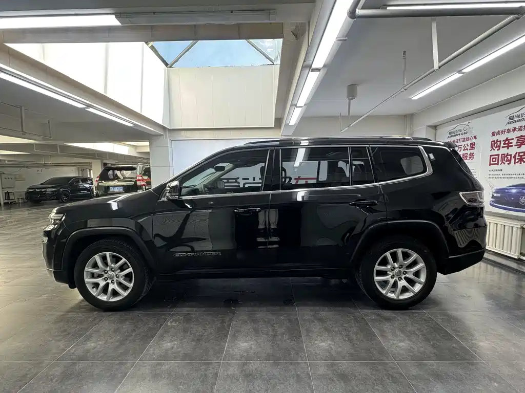 Commander 2.0 T 2 WD Progressive Enjoyment CN-V