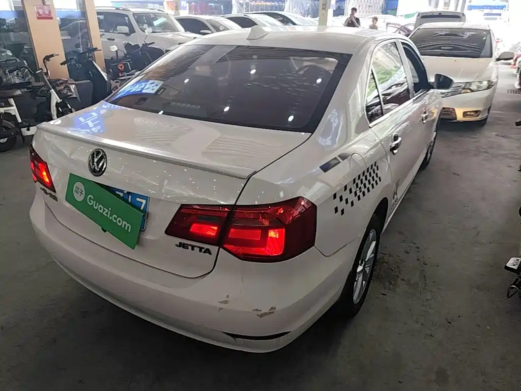 Jetta 1.6 L Manual Comfort