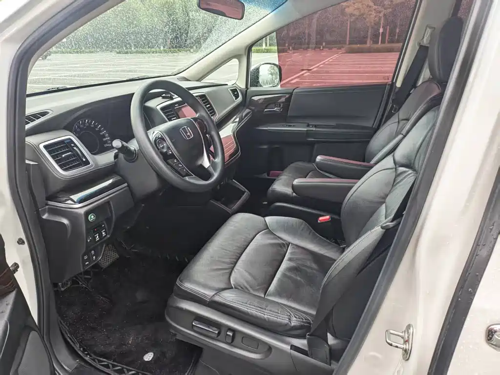 Odyssey 2.4 L Luxury