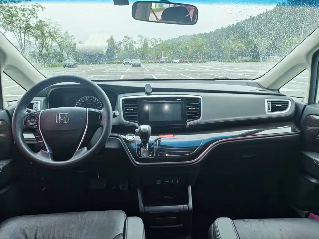 Odyssey 2.4 L Luxury