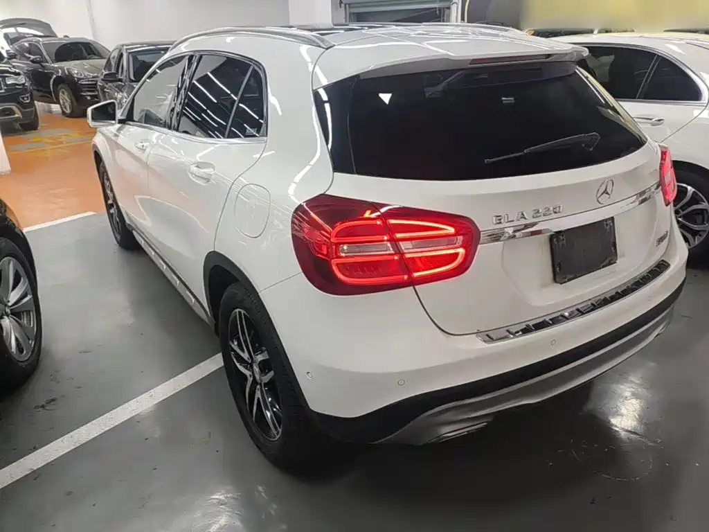 Mercedes-Benz GLA GLA 220 4 MATIC Fashion
