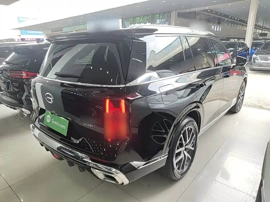 GAC Trumpchi GS8 Dual Engine Series 2.0 TM 4 WD Distinguished (7-seat)