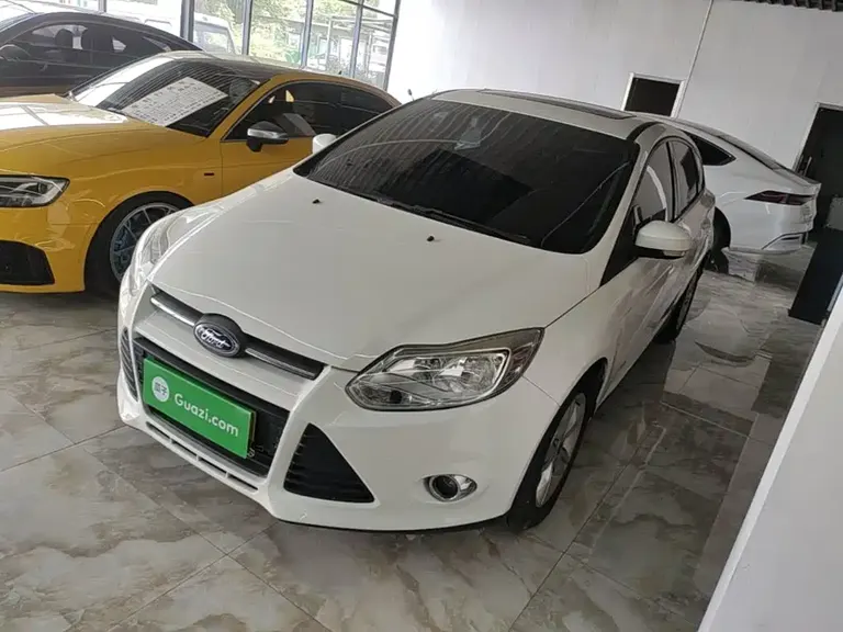Ford Focus Hatchback 1.6 L Auto Style
