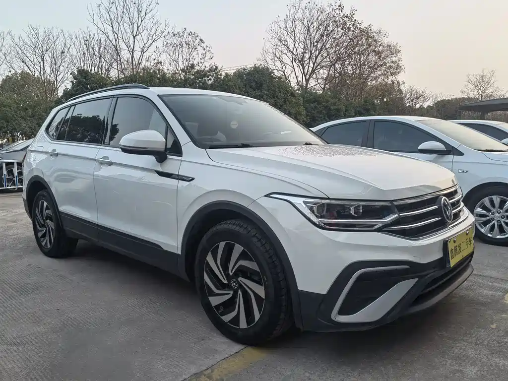 Tiguan L 330 TSI Auto 2 WD Comfort Enjoyment