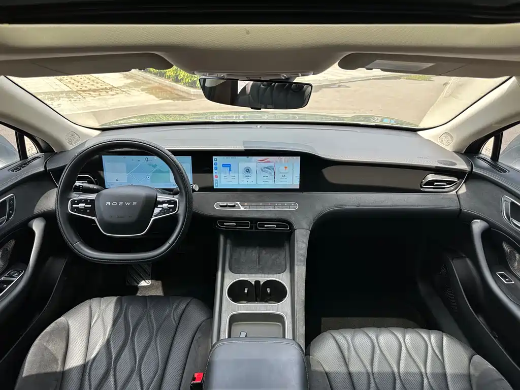 Roewe D7 DMH 125 km Flagship