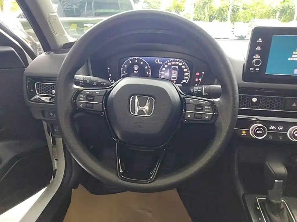Integra 240 TURBO CVT Tech