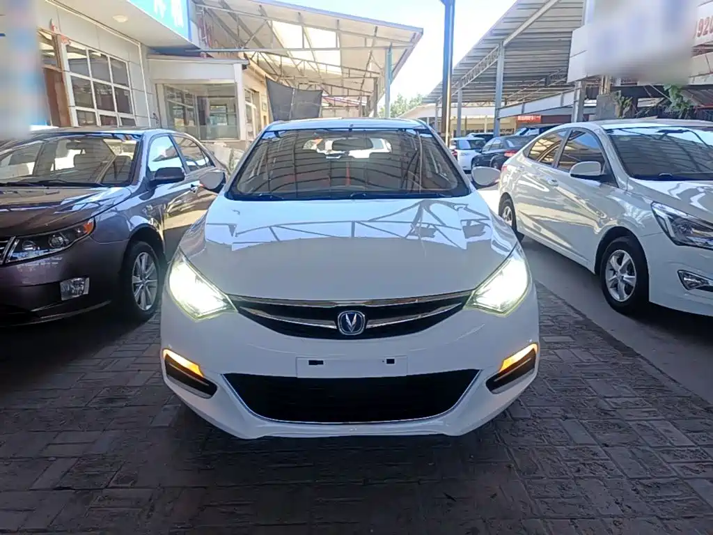 Eado XT 1.6 L Auto Handsome Cool