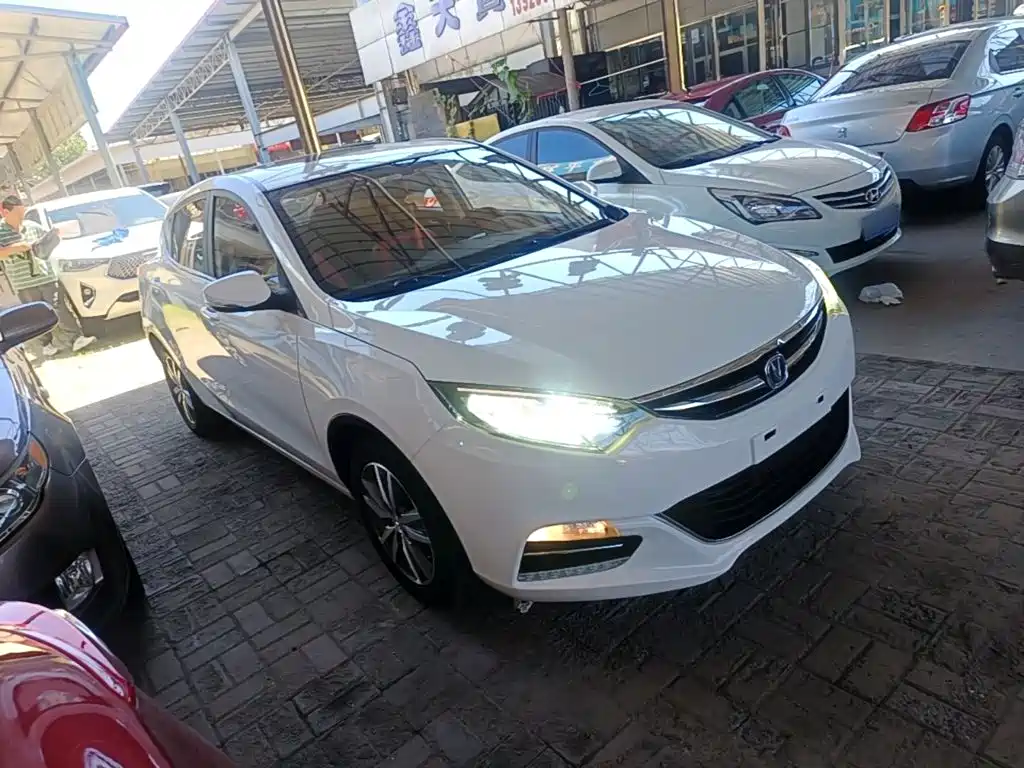 Eado XT 1.6 L Auto Handsome Cool