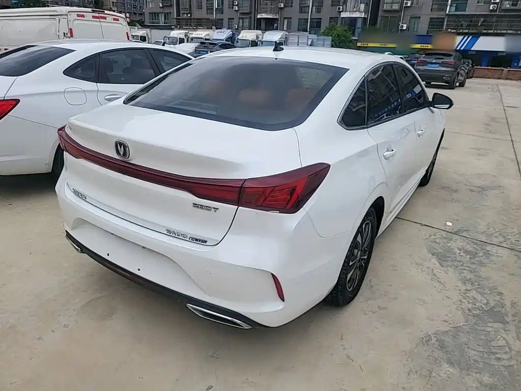 Eado Smooth Enjoyment PLUS Blue Whale NE 1.4 T GDI DCT Distinguished