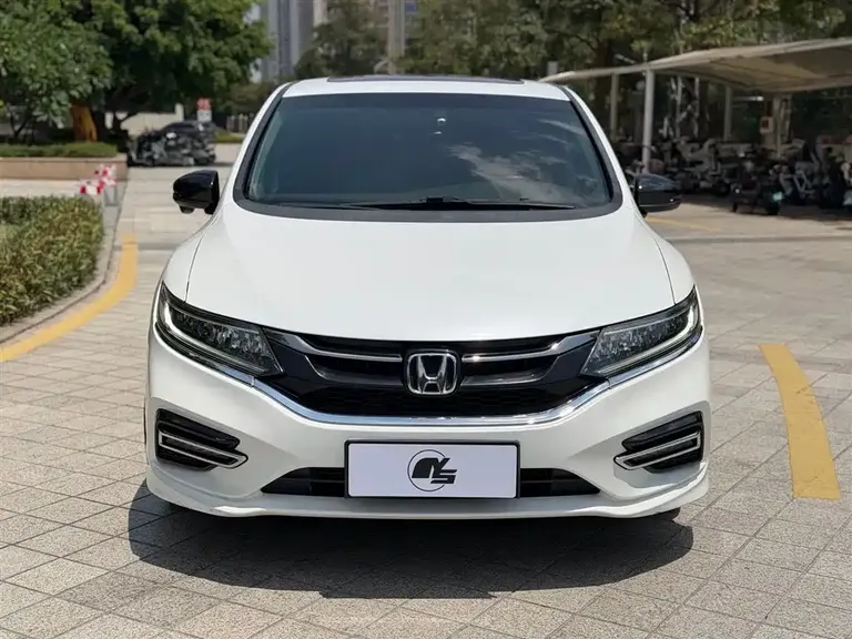 Honda Jade 210 TURBO CVT Luxury 5-seat