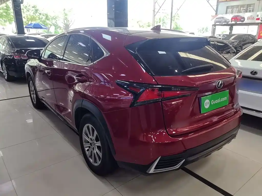 Lexus NX 300 h FWD Sharp Style CN-V