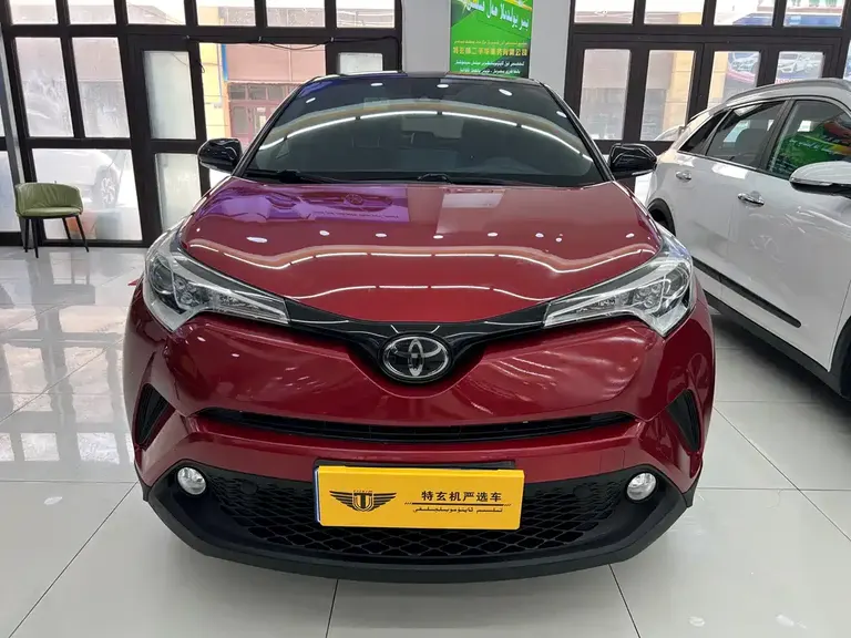 Toyota C-HR 2.0 L Leading