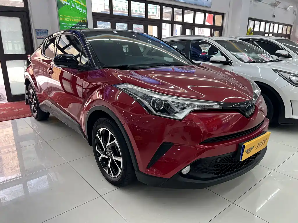 Toyota C-HR 2.0 L Leading