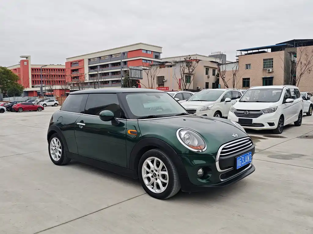 MINI 1.2 T ONE Pioneer