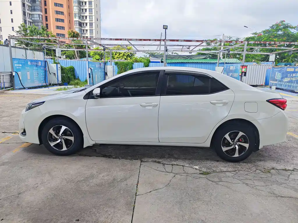 Levin Facelift 185 T CVT Elite CN-V